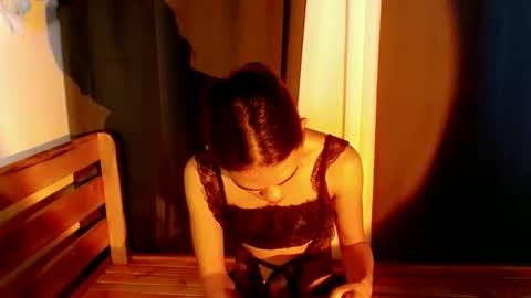 Snapshot of urgirl_leah chatting on 10/17/25, 09:12 Leah online show from 10/17/25, 09:12