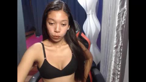 Snapshot of urgirlyflor chatting on 03/17/26, 12:30 BB online show from 03/17/26, 12:30