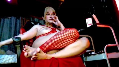 Snapshot of urgoddesstrixiecumss chatting on 03/26/26, 02:06 Miss Trixie online show from 03/26/26, 02:06