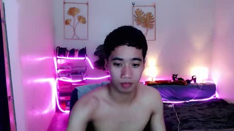 Snapshot of urguy_habibi chatting on 12/20/25, 08:43 Bib online show from 12/20/25, 08:43