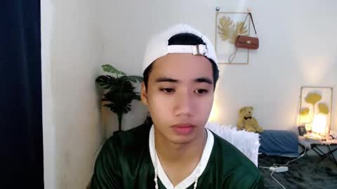 Snapshot of urguy_habibi chatting on 01/05/26, 06:00 Bib online show from 01/05/26, 06:00