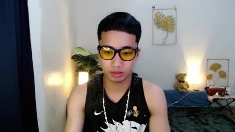 Snapshot of urguy_habibi chatting on 01/13/26, 09:09 Bib online show from 01/13/26, 09:09