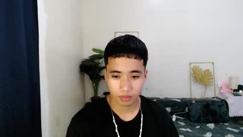 Snapshot of urguy_habibi chatting on 01/18/26, 05:17 Bib online show from 01/18/26, 05:17