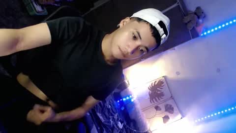 Snapshot of urguy_habibi chatting on 02/13/26, 01:12 Bib online show from 02/13/26, 01:12