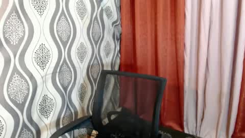 Snapshot of urguy_xian chatting on 12/13/24, 01:59 xian online show from 12/13/24, 01:59