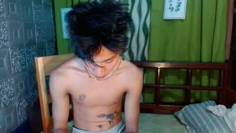 Snapshot of urguy_xian chatting on 02/04/25, 04:15 xian online show from 02/04/25, 04:15