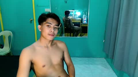 Snapshot of urhot_jeremyxx chatting on 04/05/26, 01:41 jeremy online show from 04/05/26, 01:41