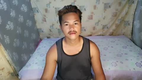 Snapshot of urhotfucker_eric chatting on 02/17/26, 12:40 urhotfucker_eric online show from 02/17/26, 12:40