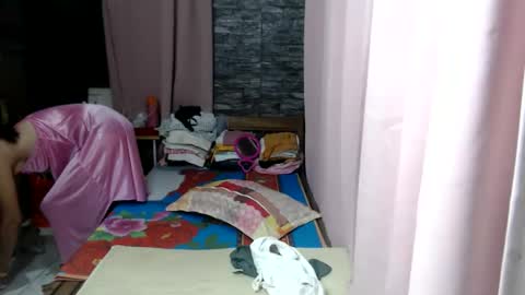 urhotvivian11 online show from 12/22/25, 08:28