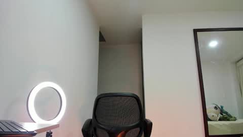 Snapshot of urimare_south chatting on 01/21/25, 12:04 urimare_south online show from 01/21/25, 12:04