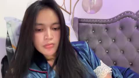 Snapshot of urkatiecookie chatting on 11/07/25, 11:43 Amira online show from 11/07/25, 11:43