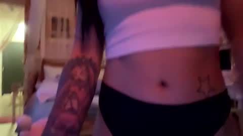 urlittlefilipina online show from 12/03/25, 11:14