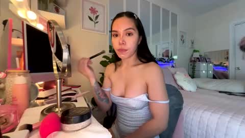 Snapshot of urlittlefilipina chatting on 02/17/26, 04:02 urlittlefilipina online show from 02/17/26, 04:02