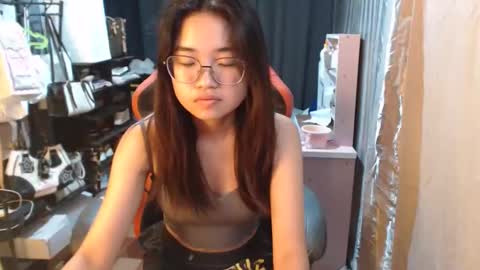 urlovelychinita online show from 10/13/25, 08:42