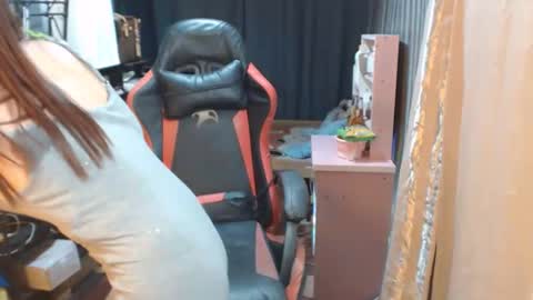 urlovelychinita online show from 10/17/25, 12:25