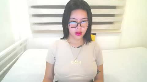 Snapshot of urlovelymd chatting on 04/12/26, 09:36 MD online show from 04/12/26, 09:36