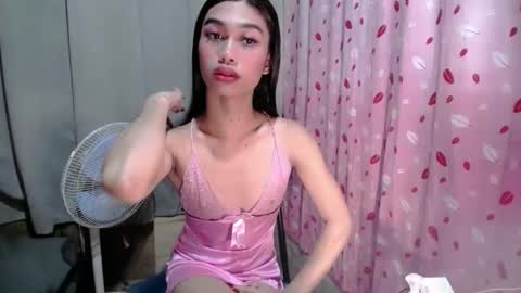 Snapshot of urloverjasmine_xx chatting on 03/21/26, 12:10 urloverjasmine_xx online show from 03/21/26, 12:10
