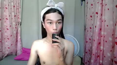 Snapshot of urloverjasmine_xx chatting on 04/11/26, 03:33 urloverjasmine_xx online show from 04/11/26, 03:33