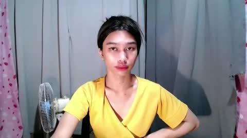 Snapshot of urloverjasmine_xx chatting on 04/25/26, 05:43 urloverjasmine_xx online show from 04/25/26, 05:43
