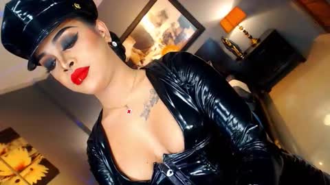 UrMajestyTyra online show from 10/28/25, 01:09