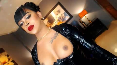 UrMajestyTyra online show from 11/11/25, 01:27