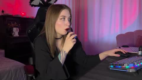 urmissalice online show from 02/19/25, 01:39