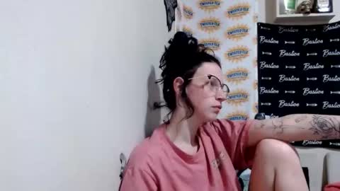 Snapshot of urmomalexx chatting on 03/21/26, 10:24 urmomalexx online show from 03/21/26, 10:24