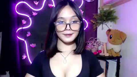 Pia online show from 10/13/25, 09:15