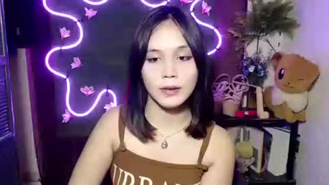 Pia online show from 10/17/25, 10:23