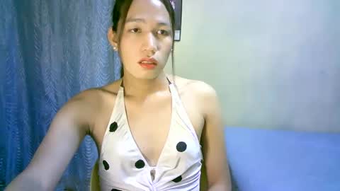 Snapshot of urpinaylovelyjuliaxxx chatting on 12/10/24, 12:27 queen julia not into CHEAPGUY online show from 12/10/24, 12:27