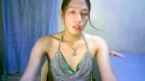 Snapshot of urpinaylovelyjuliaxxx chatting on 12/21/24, 02:58 queen julia not into CHEAPGUY online show from 12/21/24, 02:58