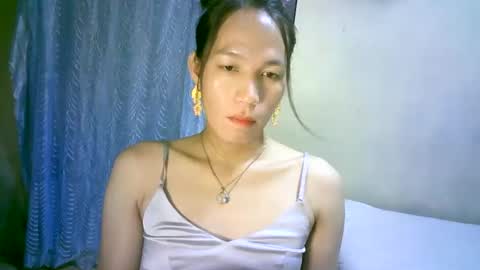 Snapshot of urpinaylovelyjuliaxxx chatting on 02/17/25, 12:48 queen julia not into CHEAPGUY online show from 02/17/25, 12:48