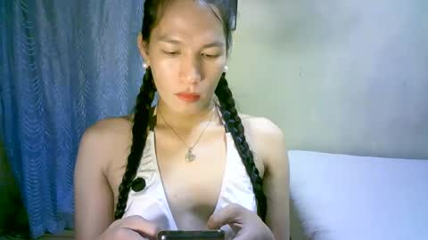 Snapshot of urpinaylovelyjuliaxxx chatting on 02/27/25, 12:56 queen julia not into CHEAPGUY online show from 02/27/25, 12:56