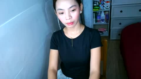 Snapshot of urpinaypearl chatting on 06/29/26, 11:27 pearl online show from 06/29/26, 11:27