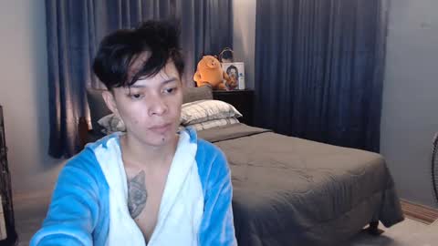 Snapshot of urpinoyasianx chatting on 12/29/24, 10:57 Mel online show from 12/29/24, 10:57