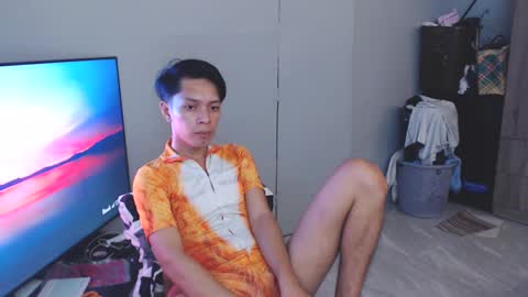 Snapshot of urpinoyasianx chatting on 01/08/25, 02:56 Mel online show from 01/08/25, 02:56