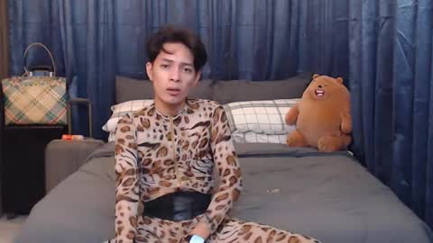 Snapshot of urpinoyasianx chatting on 01/11/25, 03:31 Mel online show from 01/11/25, 03:31