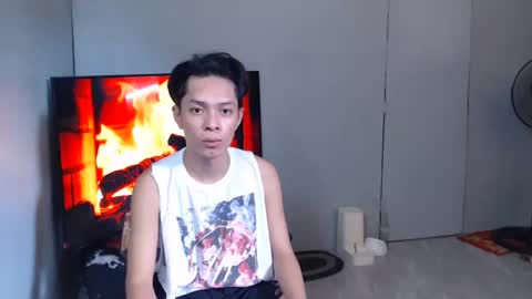 Snapshot of urpinoyasianx chatting on 01/12/25, 06:49 Mel online show from 01/12/25, 06:49