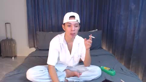 Snapshot of urpinoyasianx chatting on 01/20/25, 02:43 Mel online show from 01/20/25, 02:43