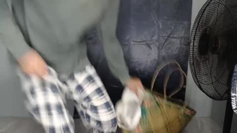 Snapshot of urpinoyasianx chatting on 01/26/25, 10:24 Mel online show from 01/26/25, 10:24