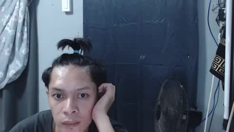 Snapshot of urpinoyasianx chatting on 02/13/25, 02:23 Mel online show from 02/13/25, 02:23