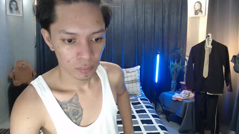 Snapshot of urpinoyasianx chatting on 02/27/25, 10:59 Mel online show from 02/27/25, 10:59