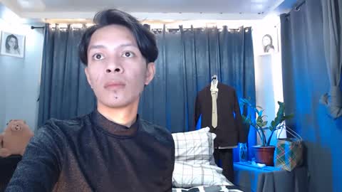 Snapshot of urpinoyasianx chatting on 02/28/25, 04:21 Mel online show from 02/28/25, 04:21