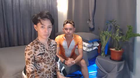 Snapshot of urpinoyasianx chatting on 03/02/25, 06:27 Mel online show from 03/02/25, 06:27