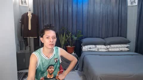 Snapshot of urpinoyasianx chatting on 03/03/25, 08:38 Mel online show from 03/03/25, 08:38