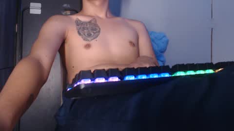 Snapshot of urpinoyasianx chatting on 03/05/25, 10:43 Mel online show from 03/05/25, 10:43