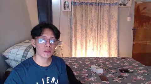 Snapshot of urpinoyasianx chatting on 09/11/25, 12:05 Mel online show from 09/11/25, 12:05