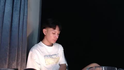 Snapshot of urpinoyasianx chatting on 09/15/25, 07:03 Mel online show from 09/15/25, 07:03