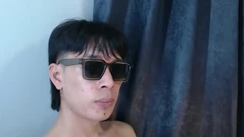 Snapshot of urpinoyasianx chatting on 09/20/25, 06:47 Mel online show from 09/20/25, 06:47