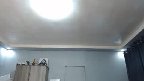 Snapshot of urpinoyasianx chatting on 10/02/25, 09:05 Mel online show from 10/02/25, 09:05